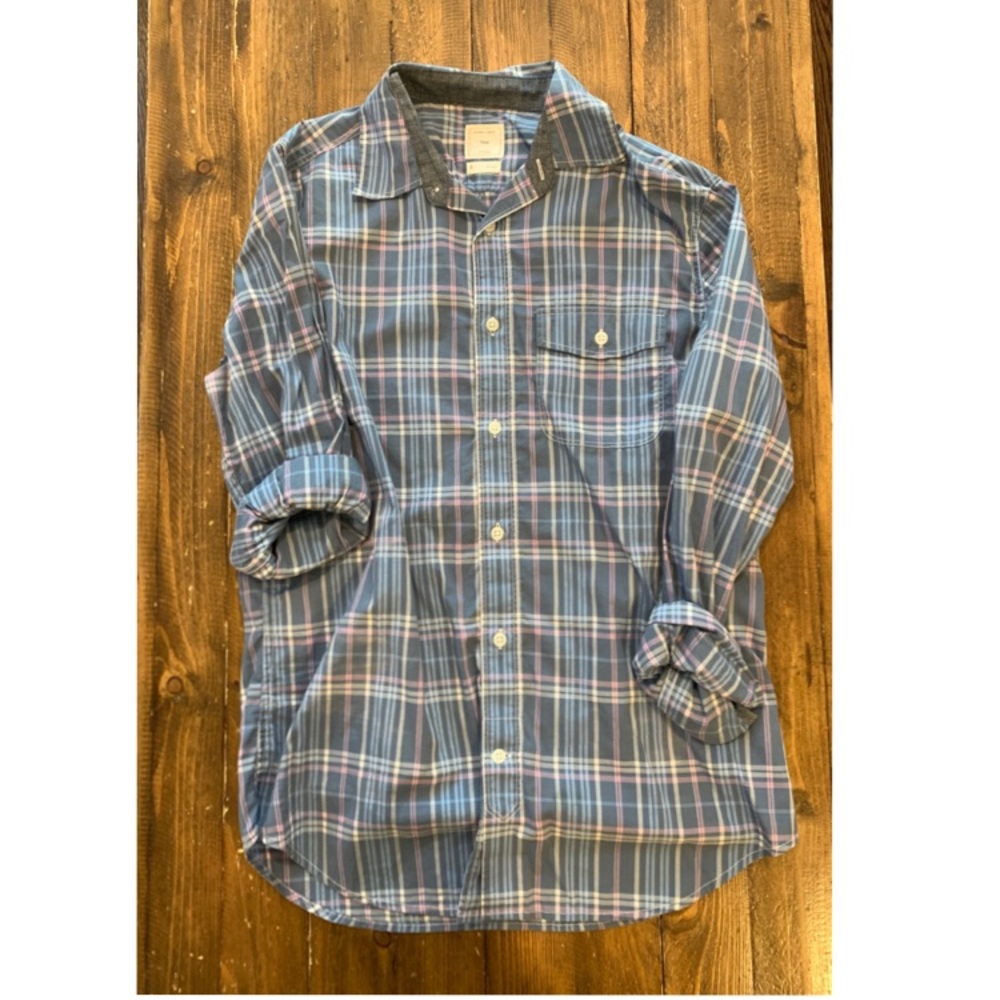 Men’s gap size small shirt